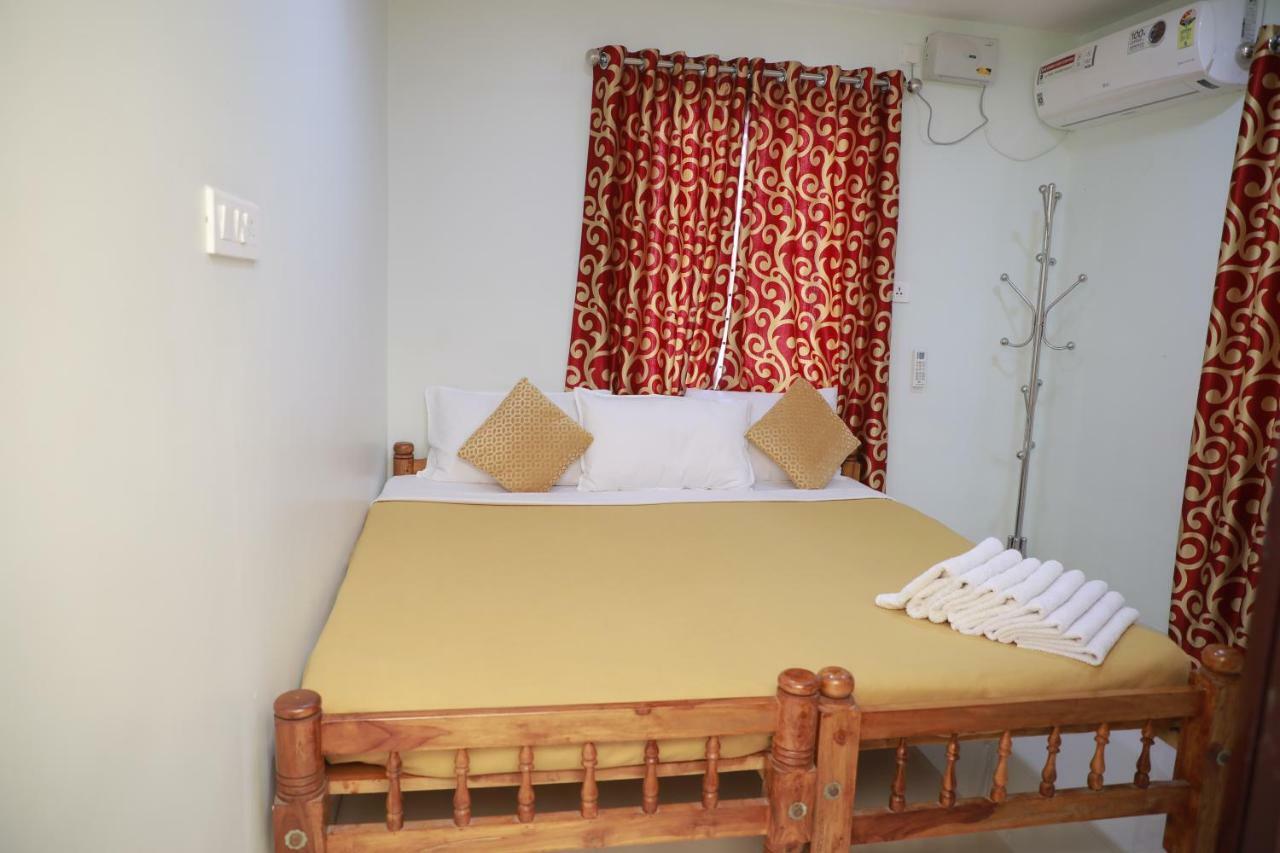 Bed and Breakfast Pavithram Residency Kollam Esterno foto
